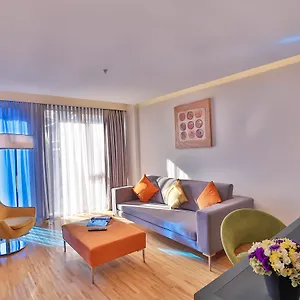 Hotel Business Life